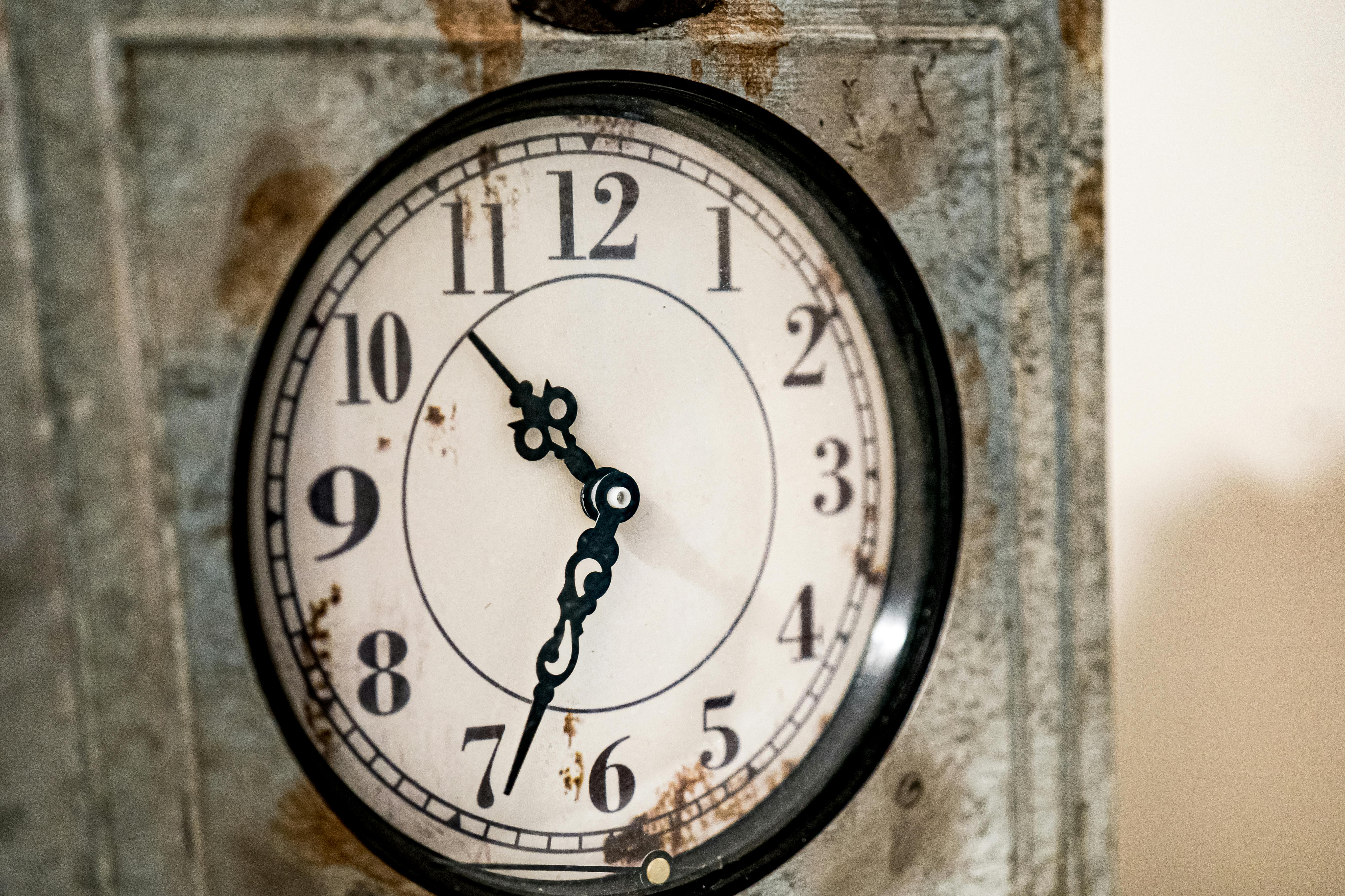 From Track to Wall: The Evolution of the Rolex Daytona Wall Clock